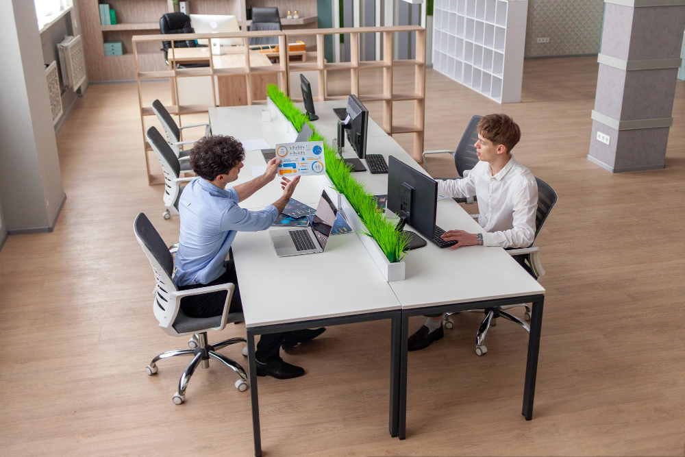 Pourquoi les rencontres comptent autant que le bureau dans le coworking